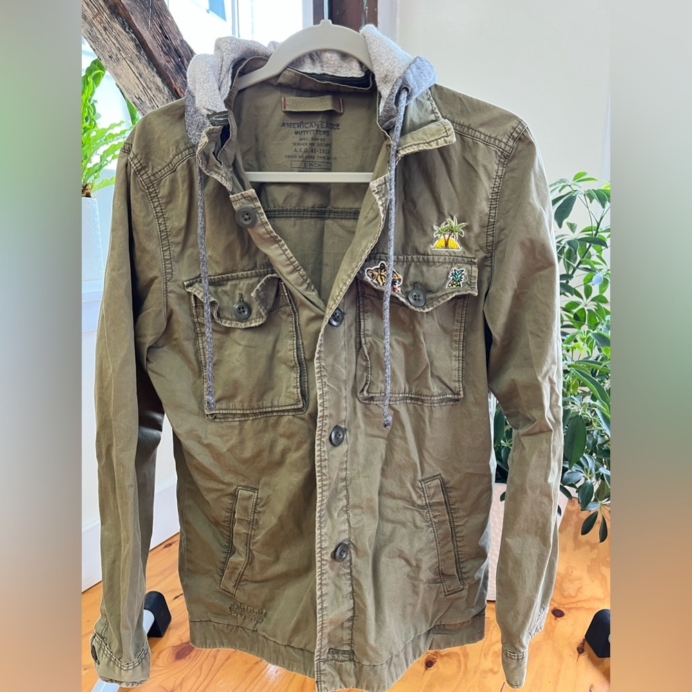 American Eagle camo green jacket with embroidery patches